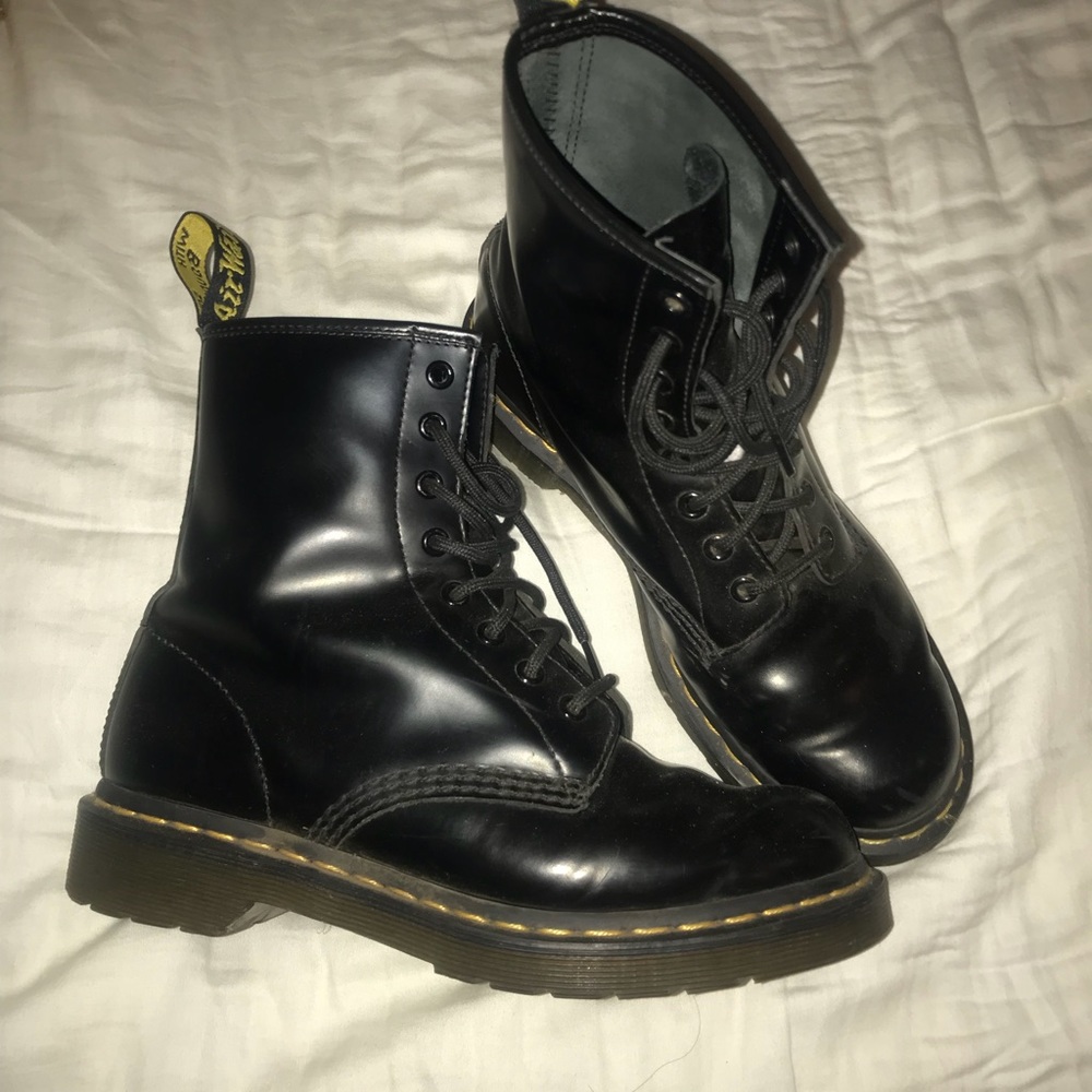 Dr Martens 8 Eye Boots